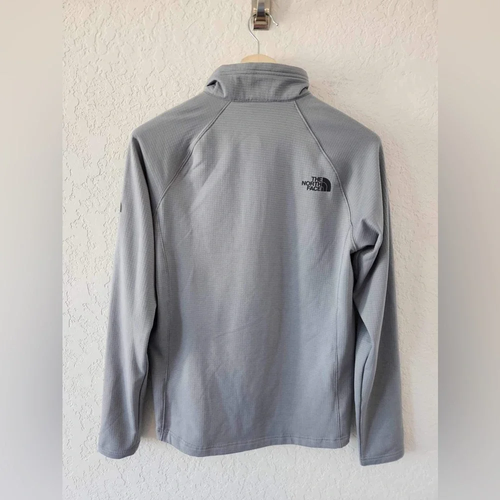 The North Face‎ Gray Pullover Men's Sweater Size Small